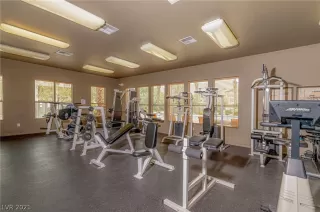 Photo #5: 2305301 Listing