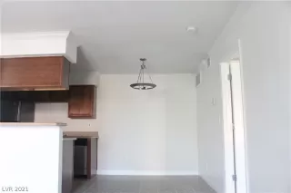 Photo #4: 2305349 Listing