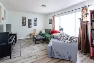 Photo #5: 2305365 Listing 