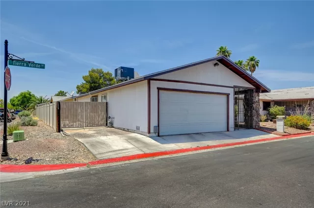 MLS: 2305401 Condo For Sale