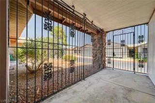 Photo #4: 2305401 Listing 