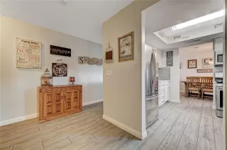 Photo #5: 2305401 Listing 