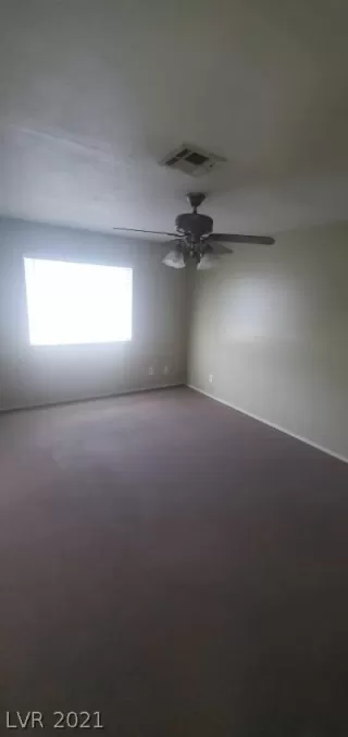 Photo #5: 2305406 Listing 