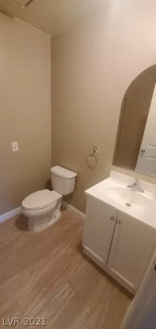 Photo #6: 2305406 Listing 