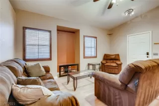 Photo #5: 2305424 Listing 