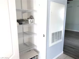 Photo #6: 2305430 Listing 