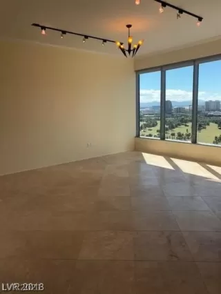 Photo #4: 2305435 Listing 