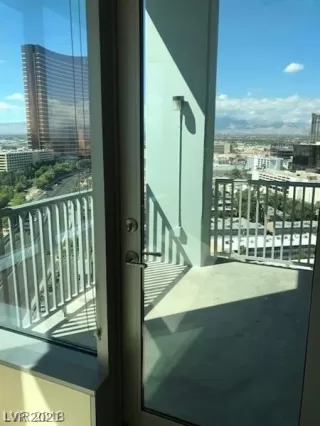 Photo #5: 2305435 Listing 