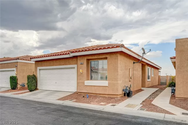 MLS: 2305438 Condo For Sale