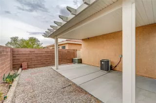 Photo #5: 2305438 Listing