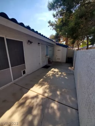 Photo #2: 2305453 Listing