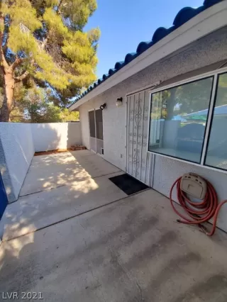 Photo #3: 2305453 Listing