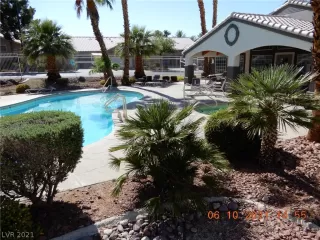 Photo #2: 2305484 Listing 