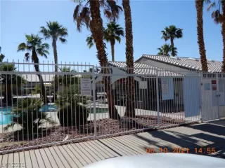 Photo #3: 2305484 Listing 