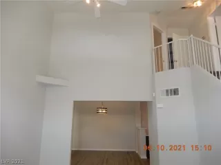 Photo #6: 2305484 Listing 