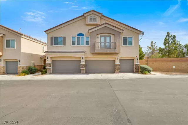 MLS: 2305517 Condo For Sale