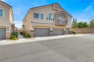 Photo #1: 2305517 Listing