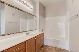 Photo #3: 2305530 Listing