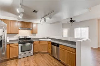 Photo #6: 2305530 Listing