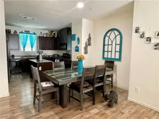 Photo #5: 2305538 Listing