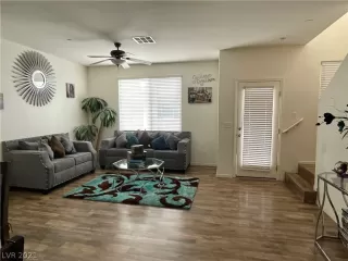 Photo #6: 2305538 Listing