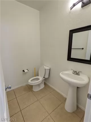 Photo #5: 2305554 Listing 