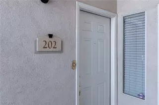 Photo #1: 2305556 Listing