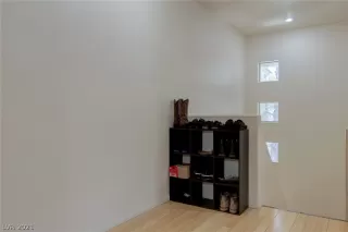 Photo #2: 2305556 Listing