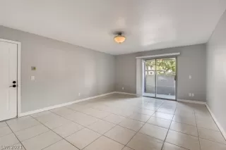 Photo #6: 2305565 Listing