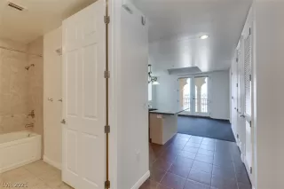 Photo #2: 2305578 Listing 