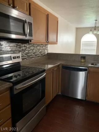 Photo #1: 2305599 Listing