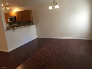 Photo #6: 2305599 Listing