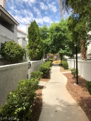 Photo #6: 2305600 Listing 