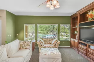 Photo #4: 2305601 Listing 