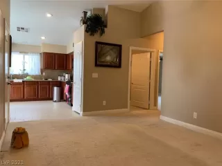 Photo #5: 2305632 Listing 