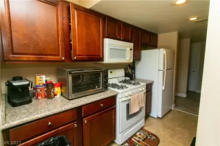 Photo #1: 2305639 Listing