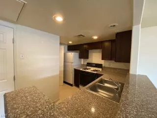 Photo #6: 2305660 Listing 