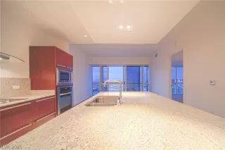 Photo #5: 2305662 Listing 