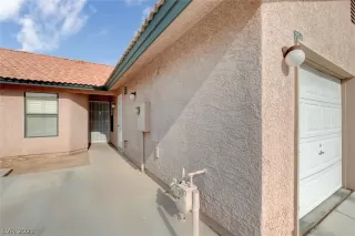 Photo #3: 2305691 Listing