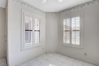 Photo #5: 2305691 Listing