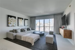 Photo #5: 2305734 Listing 