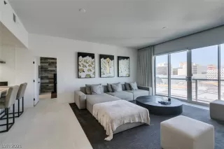 Photo #6: 2305734 Listing 