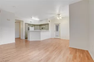 Photo #5: 2305747 Listing