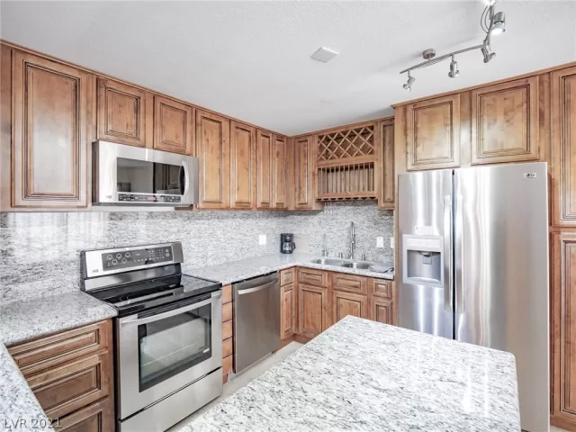 MLS: 2305753 Condo For Sale