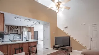 Photo #2: 2305753 Listing 