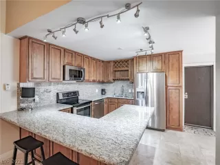 Photo #4: 2305753 Listing 