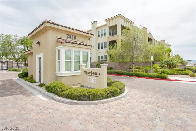 MLS: 2305754 Condo For Sale