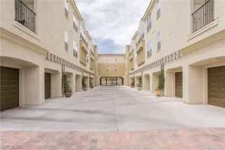 Photo #3: 2305754 Listing 