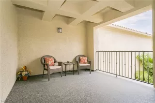 Photo #5: 2305754 Listing 