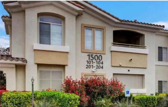 MLS: 2305776 Condo For Sale